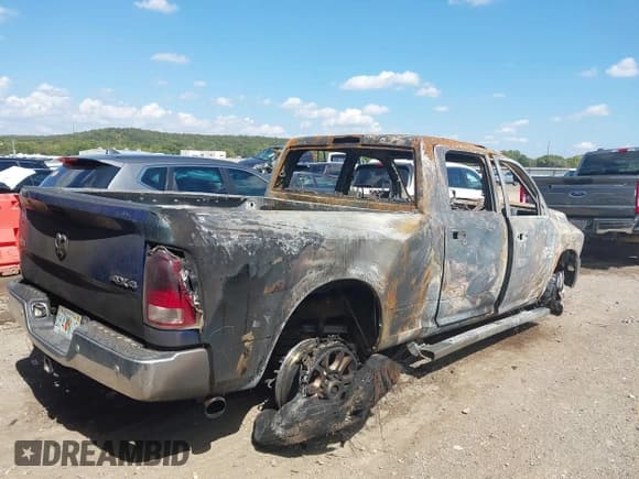 ✅ 2018 Ram 2500 Laramie • VIN: 3C6UR5FL0JG115126 • Lot: 43270552. Listed on IAAI with Not provided. Free auction sales archive from the USA and detailed vehicle history report at DreamBid. Image 4.