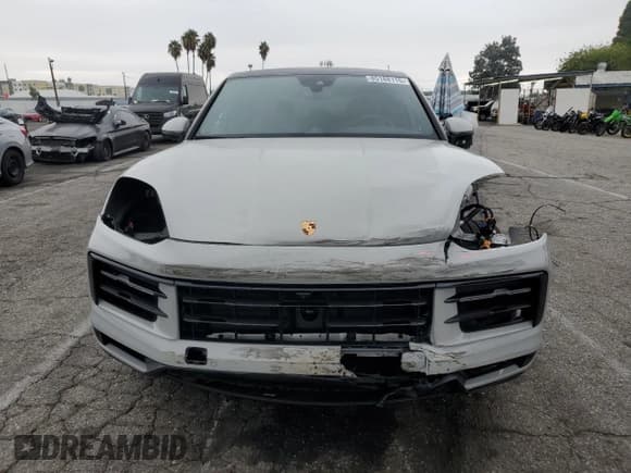 ✅ 2025 Porsche Cayenne • VIN: WP1BA2AY9SDA31537 • Lot: 85188115. Listed on Copart with 4,536 mi. Free auction sales archive from the USA and detailed vehicle history report at DreamBid. Image 5.