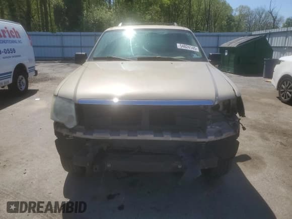 ✅ 2006 Ford Explorer XLS • VIN: 1FMEU72E56UA37439 • Lot: 54824145. Wystawiony na Copart z przebiegiem 132 772 mil. Bezpłatny archiwum sprzedaży aukcyjnych z USA i szczegółowy raport historii pojazdu na DreamBid. Zdjęcie 5.