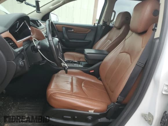 ✅ 2016 Chevrolet Traverse LT • VIN: 1GNKRHKD8GJ138247 • Lot: 63989154. Wystawiony na Copart z przebiegiem 191 548 mil. Bezpłatny archiwum sprzedaży aukcyjnych z USA i szczegółowy raport historii pojazdu na DreamBid. Zdjęcie 7.