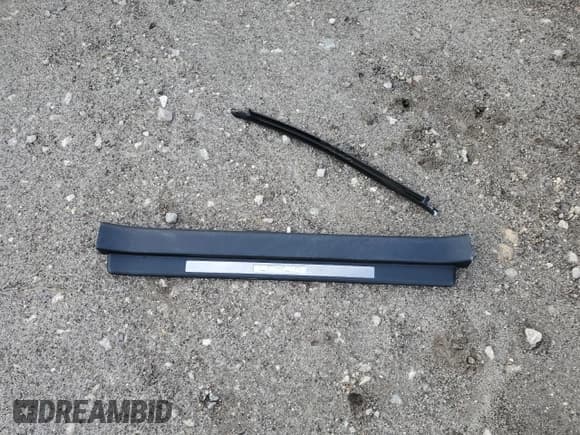 ✅ 2011 Lexus IS 250 C • VIN: JTHFF2C20B2516317 • Lot: 82007455. Wystawiony na Copart z przebiegiem 138 172 mil. Bezpłatny archiwum sprzedaży aukcyjnych z USA i szczegółowy raport historii pojazdu na DreamBid. Zdjęcie 12.