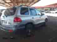 ✅ 2005 Hyundai Santa Fe GLS • VIN: KM8SC73D55U960384 • Лот: 41872928. Размещён на IAAI с пробегом 201 160 миль миль. Получите бесплатный доступ к архиву аукционных продаж из США и посмотрите подробный отчёт об истории автомобиля на DreamBid. Изображение 4.