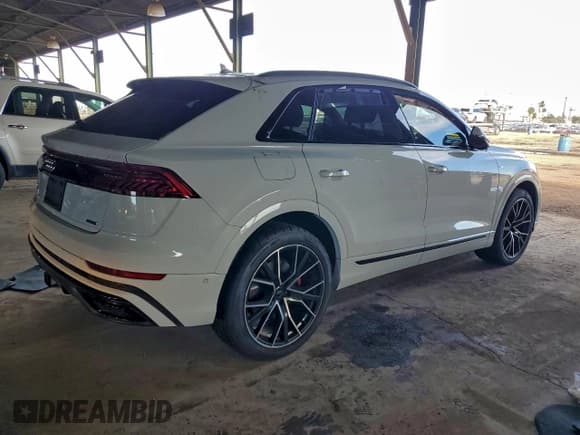 ✅ 2019 Audi Q8 Prestige • VIN: WA1FVAF1XKD023163 • Lot: 93908365. Wystawiony na Copart z przebiegiem 83 315 mil. Bezpłatny archiwum sprzedaży aukcyjnych z USA i szczegółowy raport historii pojazdu na DreamBid. Zdjęcie 3.
