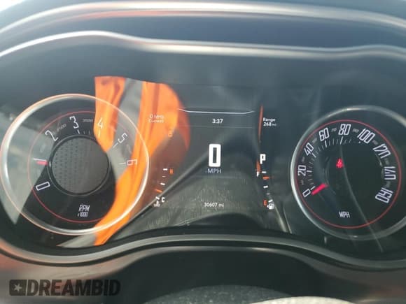 ✅ 2021 Dodge Challenger SXT • VIN: 2C3CDZAG6MH638194 • Lot: 73024644. Wystawiony na Copart z przebiegiem 30 607 mil. Bezpłatny archiwum sprzedaży aukcyjnych z USA i szczegółowy raport historii pojazdu na DreamBid. Zdjęcie 9.