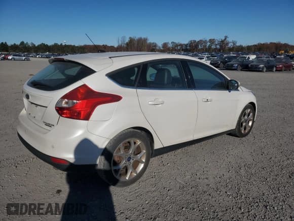 ✅ 2013 Ford Focus Titanium • VIN: 1FADP3N22DL317927 • Лот: 91578315. Опубликован ранее на Copart с пробегом 125 061 миль. Бесплатный доступ к архиву аукционных продаж из США и подробный отчёт об истории автомобиля на DreamBid. Изображение 3.