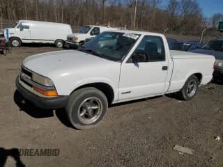 ✅ 2000 Chevrolet S-10 LS • VIN: 1GCCS1453YK264915 • Лот: 46290675. Опубликован ранее на Copart с пробегом Не указан. Бесплатный доступ к архиву аукционных продаж из США и подробный отчёт об истории автомобиля на DreamBid. Изображение 1.
