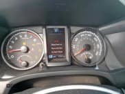 ✅ 2023 Toyota Tacoma SR • VIN: 3TYCZ5AN4PT153874 • Лот: 92057885. Опубликован ранее на Copart с пробегом 17 831 миль. Бесплатный доступ к архиву аукционных продаж из США и подробный отчёт об истории автомобиля на DreamBid. Изображение 9.