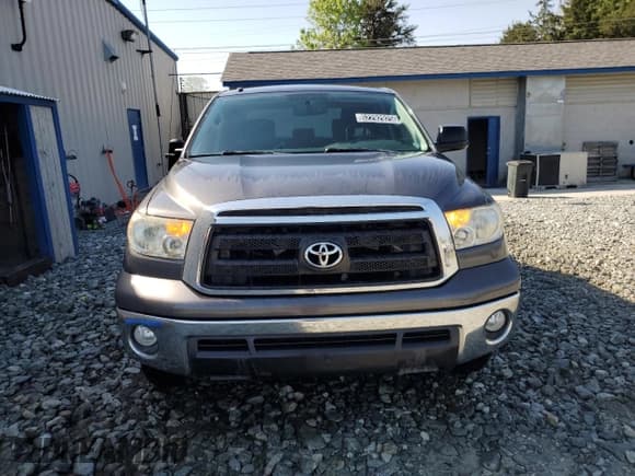 ✅ 2013 Toyota Tundra • VIN: 5TFEY5F19DX134627 • Lot: 52292925. Listed on Copart with 172,871 mi. Free auction sales archive from the USA and detailed vehicle history report at DreamBid. Image 5.