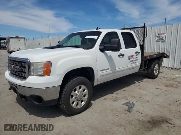 ✅ 2014 GMC Sierra 3500 • VIN: 1GT423CG4EF112634 • Лот: 55136764. Опубликован ранее на Copart с пробегом 175 091 миль. Бесплатный доступ к архиву аукционных продаж из США и подробный отчёт об истории автомобиля на DreamBid. Изображение 1.