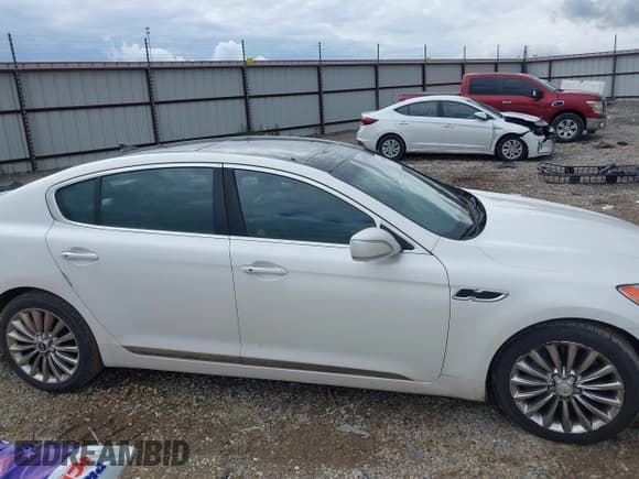 ✅ 2015 Kia K900 Luxury • VIN: KNALW4D48F6018930 • Lot: 42176528. Listed on IAAI with 54,733 mi. Free auction sales archive from the USA and detailed vehicle history report at DreamBid. Image 13.