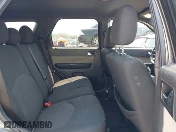 ✅ 2010 Mercury Mariner • VIN: 4M2CN8BG8AKJ19762 • Lot: 42466703. Listed on IAAI with 240,178 mi. Free auction sales archive from the USA and detailed vehicle history report at DreamBid. Image 8.