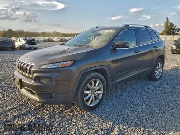 ✅ 2016 Jeep Cherokee Limited • VIN: 1C4PJMDS5GW143290 • Лот: 94601535. Опубликован ранее на Copart с пробегом 331 562 миль. Бесплатный доступ к архиву аукционных продаж из США и подробный отчёт об истории автомобиля на DreamBid. Изображение 1.