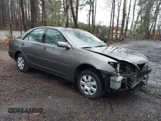 ✅ 2004 Toyota Camry LE • VIN: 4T1BE32K44U940029 • Lot: 43891093. Wystawiony na IAAI z przebiegiem 258 005 mil. Bezpłatny archiwum sprzedaży aukcyjnych z USA i szczegółowy raport historii pojazdu na DreamBid. Zdjęcie 1.
