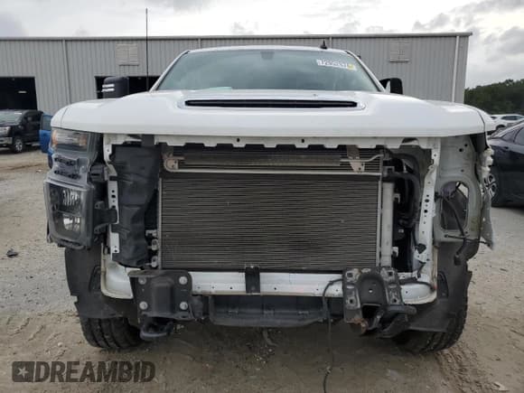 ✅ 2022 Chevrolet Silverado 2500HD • VIN: 1GC0YNE75NF101101 • Lot: 72952574. Wystawiony na Copart z przebiegiem 49 970 mil. Bezpłatny archiwum sprzedaży aukcyjnych z USA i szczegółowy raport historii pojazdu na DreamBid. Zdjęcie 5.
