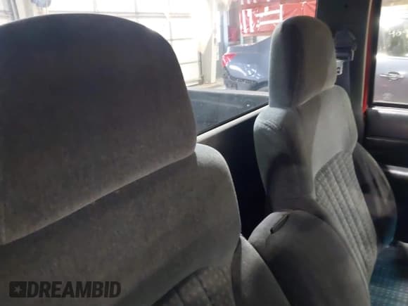 ✅ 1999 Chevrolet S-10 LS • VIN: 1GCCS1449XK163562 • Лот: 40983215. Опубликован ранее на IAAI с пробегом 57 489 миль. Бесплатный доступ к архиву аукционных продаж из США и подробный отчёт об истории автомобиля на DreamBid. Изображение 8.