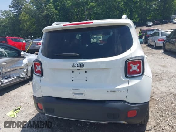 ✅ 2018 Jeep Renegade Limited • VIN: ZACCJADB8JPJ06197 • Lot: 42253022. Listed on IAAI with 87,494 mi. Free auction sales archive from the USA and detailed vehicle history report at DreamBid. Image 16.