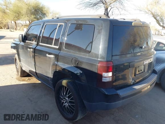 ✅ 2017 Jeep Patriot Sport • VIN: 1C4NJPBBXHD157288 • Lot: 41842244. Listed on IAAI with 125,462 mi. Free auction sales archive from the USA and detailed vehicle history report at DreamBid. Image 3.