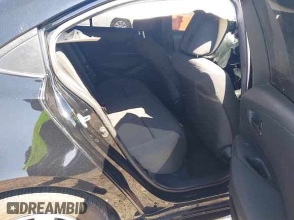 ✅ 2024 Toyota Corolla LE • VIN: 5YFB4MDEXRP140800 • Lot: 43359907. Wystawiony na IAAI z przebiegiem 33 872 mil. Bezpłatny archiwum sprzedaży aukcyjnych z USA i szczegółowy raport historii pojazdu na DreamBid. Zdjęcie 8.