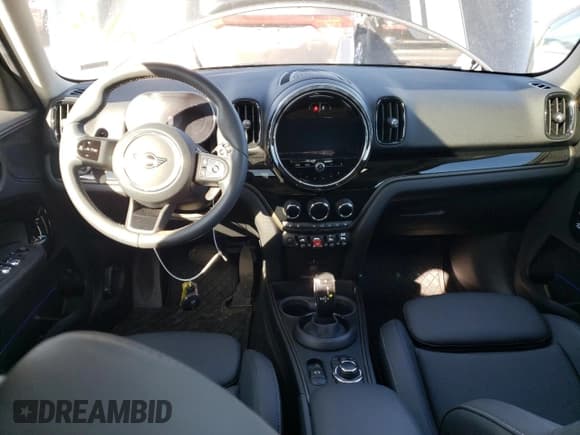 ✅ 2024 MINI Countryman Cooper S • VIN: WMZ83BR01R3R51506 • Lot: 50890104. Listed on Copart with 13,221 mi. Free auction sales archive from the USA and detailed vehicle history report at DreamBid. Image 8.