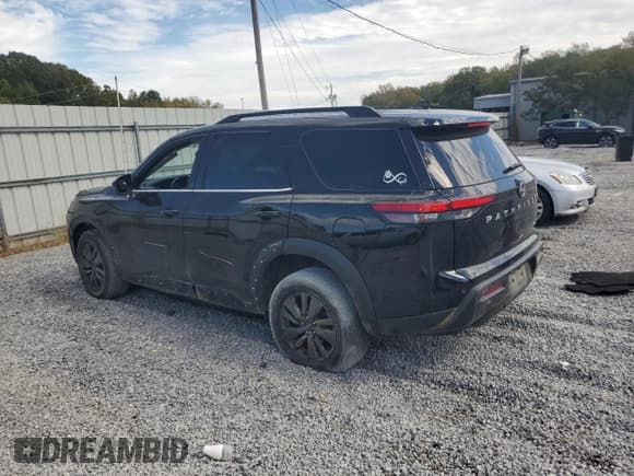 ✅ 2022 Nissan Pathfinder SV • VIN: 5N1DR3BA2NC220336 • Lot: 86713365. Wystawiony na Copart z przebiegiem 96 958 mil. Bezpłatny archiwum sprzedaży aukcyjnych z USA i szczegółowy raport historii pojazdu na DreamBid. Zdjęcie 2.