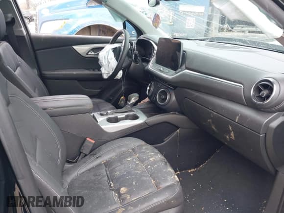 ✅ 2023 Chevrolet Blazer LT • VIN: 3GNKBJRSXPS206207 • Lot: 41488978. Wystawiony na IAAI z przebiegiem 16 393 mil. Bezpłatny archiwum sprzedaży aukcyjnych z USA i szczegółowy raport historii pojazdu na DreamBid. Zdjęcie 5.