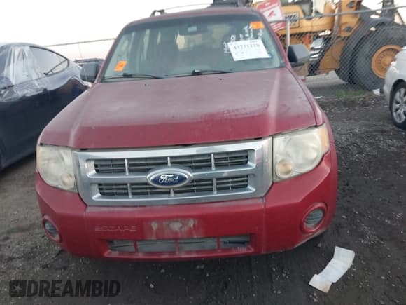 ✅ 2011 Ford Escape XLS • VIN: 1FMCU0C71BKB64922 • Lot: 43731210. Wystawiony na IAAI z przebiegiem 249 900 mil. Bezpłatny archiwum sprzedaży aukcyjnych z USA i szczegółowy raport historii pojazdu na DreamBid. Zdjęcie 6.