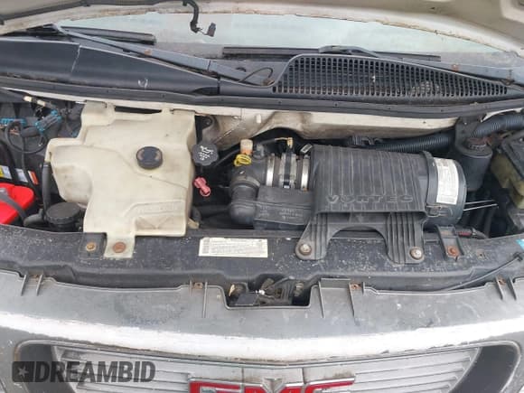 ✅ 2002 GMC Savana • VIN: 1GTHG35R221198343 • Lot: 42842633. Wystawiony na IAAI z przebiegiem 253 423 mil. Bezpłatny archiwum sprzedaży aukcyjnych z USA i szczegółowy raport historii pojazdu na DreamBid. Zdjęcie 10.