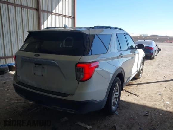 ✅ 2022 Ford Explorer XLT • VIN: 1FMSK7DHXNGA83331 • Lot: 41606848. Wystawiony na IAAI z przebiegiem 54 139 mil. Bezpłatny archiwum sprzedaży aukcyjnych z USA i szczegółowy raport historii pojazdu na DreamBid. Zdjęcie 4.