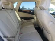 ✅ 2015 Lincoln MKC • VIN: 5LMTJ2AH1FUJ33080 • Lot: 82617215. Wystawiony na Copart z przebiegiem 122 215 mil. Bezpłatny archiwum sprzedaży aukcyjnych z USA i szczegółowy raport historii pojazdu na DreamBid. Zdjęcie 11.