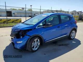 2020 Chevrolet Bolt EV LT z VIN 1G1FW6S04L4144570, wystawiony jako Copart lot #49993394 z przebiegiem 93 057 mil mil oraz . Historia ofert i sprzedaży dostępna na DreamBid. Obrazek 1.