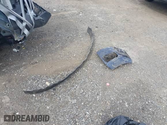 2009 Chevrolet Silverado 1500 LTZ z VIN 1GCEK39J19Z227509, wystawiony jako IAAI lot #43339769 z przebiegiem 98 235 mil mil oraz . Historia ofert i sprzedaży dostępna na DreamBid. Obrazek 12.