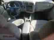 2004 Chevrolet Blazer LS z VIN 1GNDT13X44K138164, wystawiony jako Copart lot #75337094 z przebiegiem Nie podano mil oraz Czysty tytuł • Clean title. Historia ofert i sprzedaży dostępna na DreamBid. Obrazek 8.