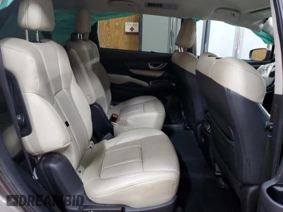 ✅ 2021 Subaru Ascent Limited • VIN: 4S4WMAMD3M3462425 • Lot: 71903295. Wystawiony na Copart z przebiegiem 45 968 mil. Bezpłatny archiwum sprzedaży aukcyjnych z USA i szczegółowy raport historii pojazdu na DreamBid. Zdjęcie 11.