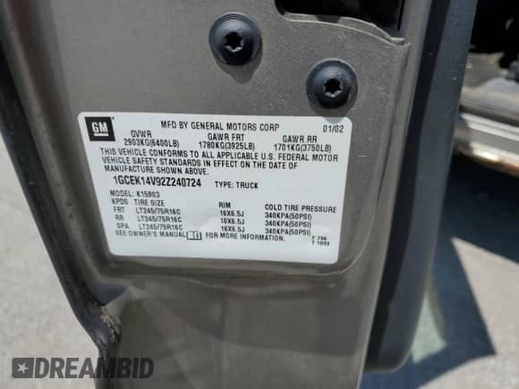 2002 Chevrolet Silverado 1500 LS z VIN 1GCEK14V92Z240724, wystawiony jako Copart lot #58945405 z przebiegiem 138 701 mil mil oraz Czysty tytuł • Clean title. Historia ofert i sprzedaży dostępna na DreamBid. Obrazek 12.