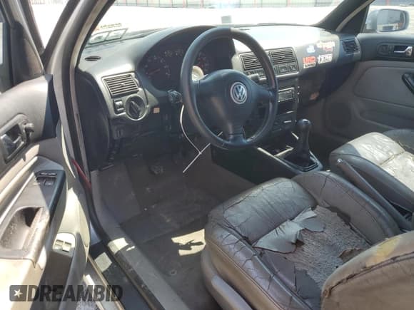 ✅ 2004 Volkswagen Golf GTI 1.8T • VIN: 9BWDE61J244006691 • Lot: 61901775. Wystawiony na Copart z przebiegiem 209 089 mil. Bezpłatny archiwum sprzedaży aukcyjnych z USA i szczegółowy raport historii pojazdu na DreamBid. Zdjęcie 8.