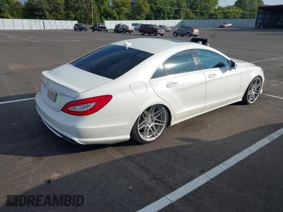 ✅ 2014 Mercedes-Benz CLS 550 • VIN: WDDLJ7DB1EA097098 • Lot: 43043753. Listed on IAAI with 123,050 mi. Free auction sales archive from the USA and detailed vehicle history report at DreamBid. Image 4.