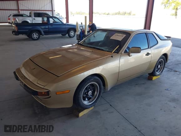 ✅ 1983 Porsche 944 • VIN: WP0AA0943DN459815 • Lot: 41842228. Listed on IAAI with 83,142 mi. Free auction sales archive from the USA and detailed vehicle history report at DreamBid. Image 2.