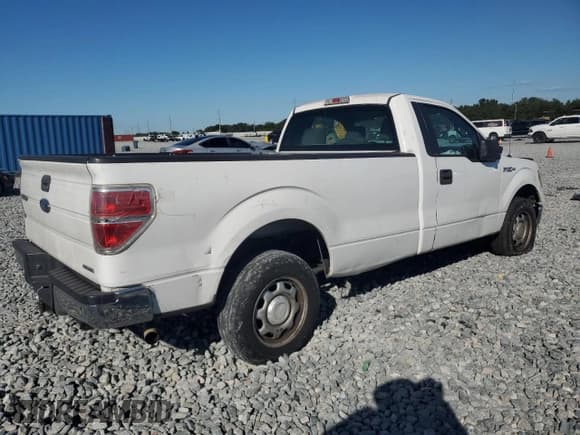 ✅ 2014 Ford F-150 XL • VIN: 1FTNF1CF8EKD47940 • Лот: 82479715. Опубликован ранее на Copart с пробегом 182 214 миль. Бесплатный доступ к архиву аукционных продаж из США и подробный отчёт об истории автомобиля на DreamBid. Изображение 3.
