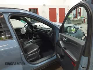 ✅ 2025 Ford Escape ST-Line Select • VIN: 1FMCU9NA5SUA81754 • Lot: 43801702. Listed on IAAI with 33,057 mi. Free auction sales archive from the USA and detailed vehicle history report at DreamBid. Image 5.