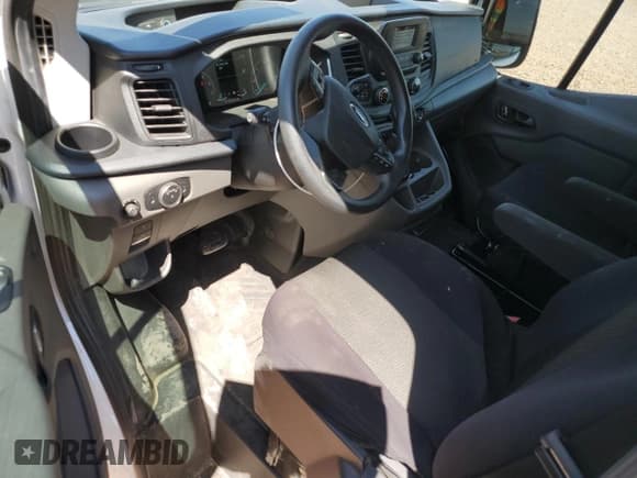 ✅ 2024 Ford Transit Cargo • VIN: 1FTBR1Y81RKA00248 • Lot: 86586805. Wystawiony na Copart z przebiegiem 15 243 mil. Bezpłatny archiwum sprzedaży aukcyjnych z USA i szczegółowy raport historii pojazdu na DreamBid. Zdjęcie 8.