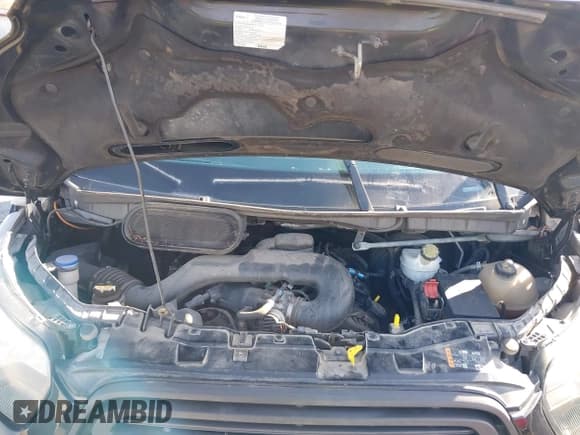 ✅ 2016 Ford Transit Cargo • VIN: 1FTYR2CM0GKB51759 • Lot: 41602091. Wystawiony na IAAI z przebiegiem 158 997 mil. Bezpłatny archiwum sprzedaży aukcyjnych z USA i szczegółowy raport historii pojazdu na DreamBid. Zdjęcie 10.