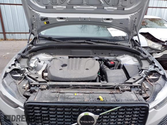 ✅ 2025 Volvo XC60 Core • VIN: YV4M12RJ3S1219969 • Lot: 43742529. Wystawiony na IAAI z przebiegiem 13 776 mil. Bezpłatny archiwum sprzedaży aukcyjnych z USA i szczegółowy raport historii pojazdu na DreamBid. Zdjęcie 10.