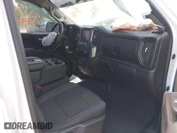 ✅ 2022 Chevrolet Silverado 1500 Custom • VIN: 1GCRYBEK3NZ216272 • Lot: 42926633. Wystawiony na IAAI z przebiegiem 112 725 mil. Bezpłatny archiwum sprzedaży aukcyjnych z USA i szczegółowy raport historii pojazdu na DreamBid. Zdjęcie 5.