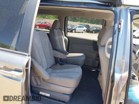 ✅ 2011 Kia Sedona LX • VIN: KNDMG4C73B6363759 • Лот: 42412737. Опубликован ранее на IAAI с пробегом 190 050 миль. Бесплатный доступ к архиву аукционных продаж из США и подробный отчёт об истории автомобиля на DreamBid. Изображение 8.