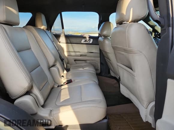 ✅ 2013 Ford Explorer XLT • VIN: 1FM5K7D86DGB48493 • Lot: 90141045. Wystawiony na Copart z przebiegiem 165 109 mil. Bezpłatny archiwum sprzedaży aukcyjnych z USA i szczegółowy raport historii pojazdu na DreamBid. Zdjęcie 11.