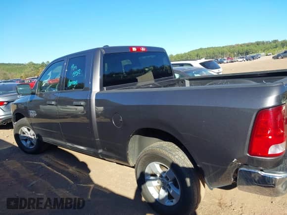 2024 Ram 1500 SLT z VIN 1C6RR6GG3RS128566, wystawiony jako IAAI lot #43605003 z przebiegiem 47 799 mil mil oraz . Historia ofert i sprzedaży dostępna na DreamBid. Obrazek 14.