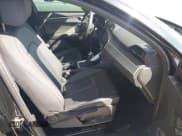 ✅ 2020 Audi Q3 S line Premium • VIN: WA1DECF38L1023458 • Lot: 40841994. Wystawiony na IAAI z przebiegiem 21 710 mil. Bezpłatny archiwum sprzedaży aukcyjnych z USA i szczegółowy raport historii pojazdu na DreamBid. Zdjęcie 5.