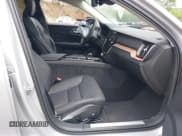 ✅ 2025 Volvo V60 Plus • VIN: YV4L12WK4S2149577 • Лот: 42540412. Опубликован ранее на IAAI с пробегом 967 миль. Бесплатный доступ к архиву аукционных продаж из США и подробный отчёт об истории автомобиля на DreamBid. Изображение 5.