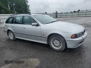 ✅ 1999 BMW 5 Series 528i • VIN: WBADP6346XBV62124 • Лот: 66775254. Опубликован ранее на Copart с пробегом 93 896 миль. Бесплатный доступ к архиву аукционных продаж из США и подробный отчёт об истории автомобиля на DreamBid. Изображение 4.