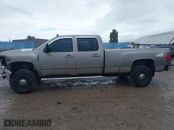 ✅ 2013 Chevrolet Silverado 2500HD LTZ • VIN: 1GC1KYE87DF165039 • Lot: 42915354. Listed on IAAI with 160,197 mi. Free auction sales archive from the USA and detailed vehicle history report at DreamBid. Image 14.